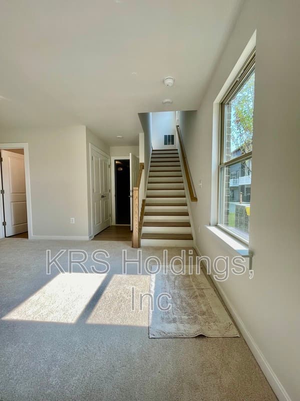 Woodbridge Townhome: 3738 District Dr.