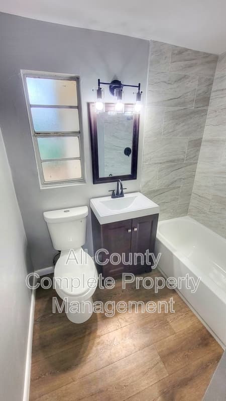 Jacksonville House: 3319 Hunt St