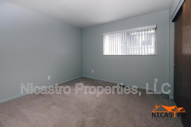 Columbus Condo: 215 East Lane Avenue - A