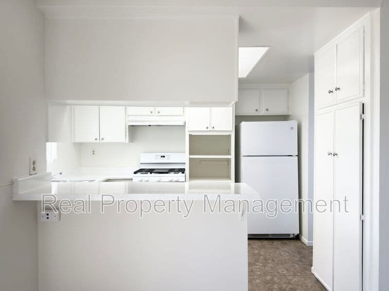 Vista Condo: 259 Alestar Street