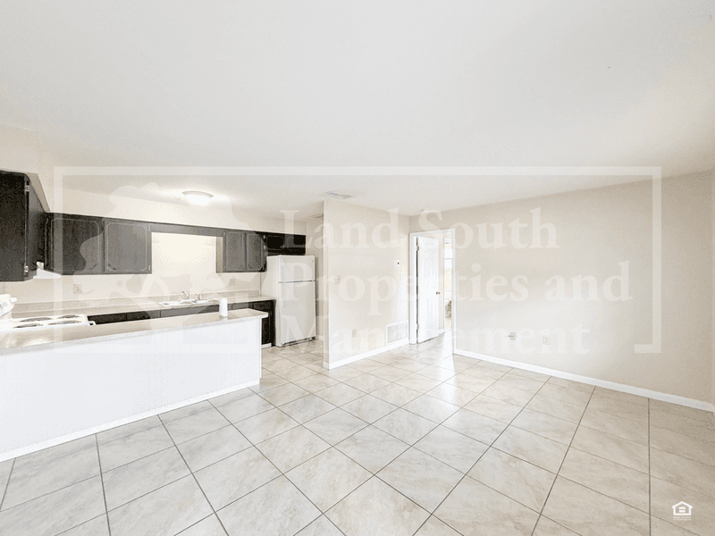 Lakeland House: 815 W. Carole Street