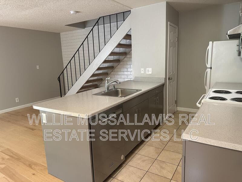 Modesto Condo: 2505 Prescott Road