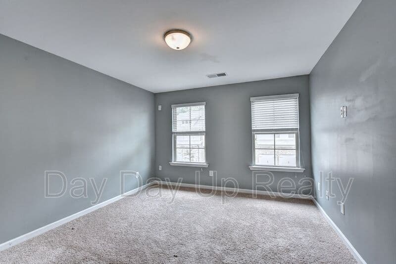 Suwanee House: 5605 Bright Cross Way