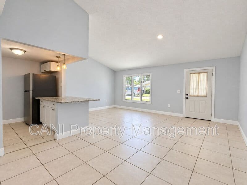 New Smyrna Beach House: 23 Country Club Drive