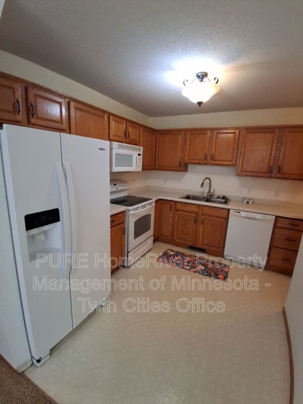 Rochester Townhome: 3325 7th St NW