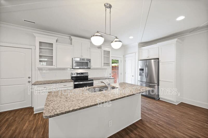 Belmont Townhome: 706 Kingsley Way
