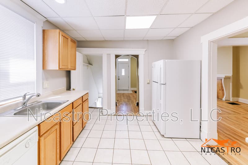 Columbus House: 363 E 12th Avenue