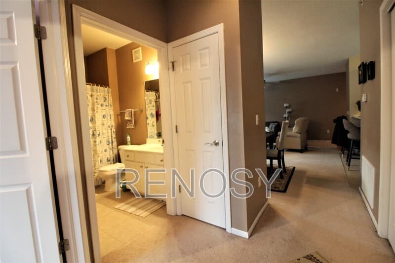 West Des Moines House: 6255 Beechtree Dr