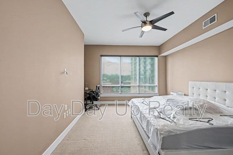 Atlanta House: 222 12th Street NE