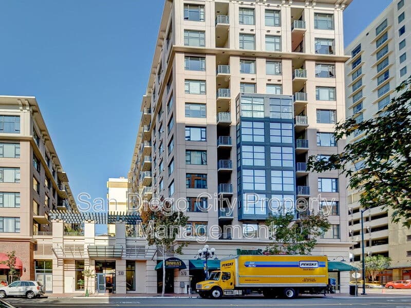 San Diego House: 530 K Street