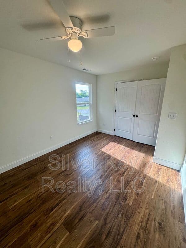 Athens Townhome: 318 Million Street