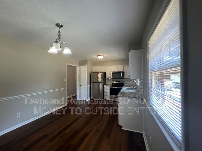 Fayetteville House: 2604 Brentford Dr.