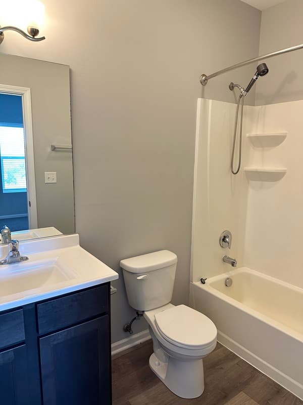 East Dundee Condo: 809 E Main St