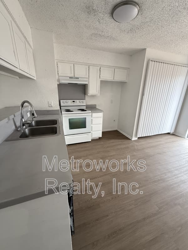 Kennedale Condo: 118 Pine Meadow Dr. - B