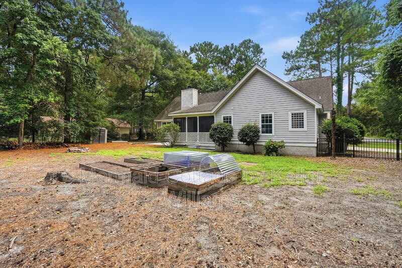Beaufort House: 24 Pickens Street
