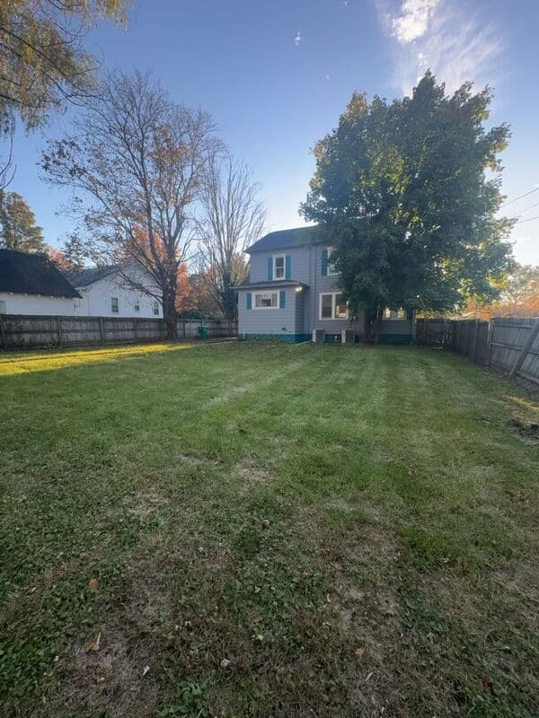 Stroudsburg House: 528 Lindbergh Avenue