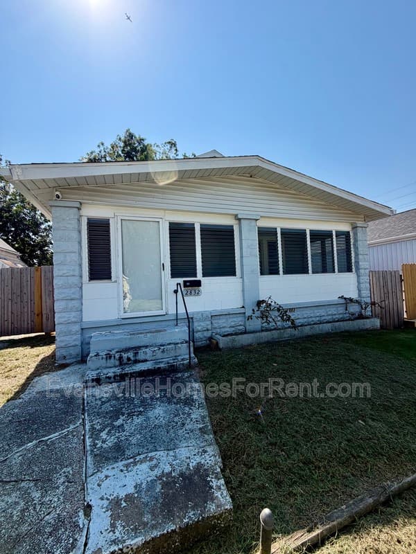 Evansville House: 2832 Dennison Street