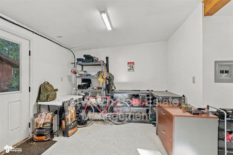 Eagle River House: 10610 High Bluff Dr
