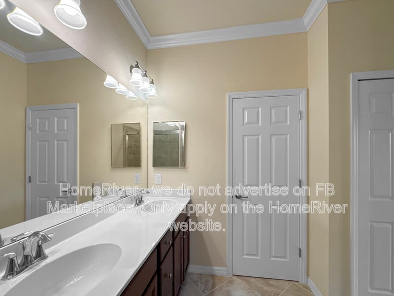 Fort Myers House: 10176 Via Colomba Cir
