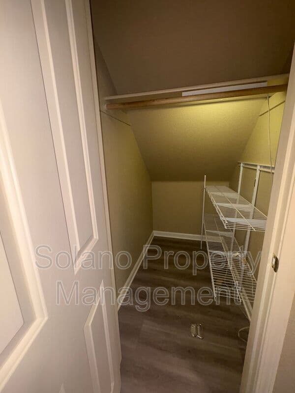 Fairfield House: 3426 Glen Ellen Dr
