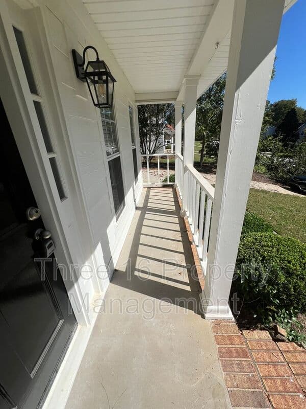 Evans House: 4211 Fairfield Cir