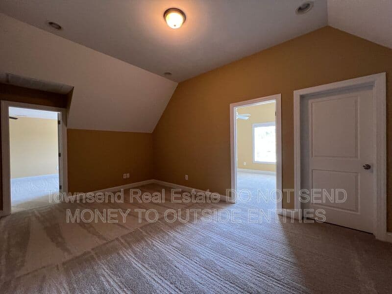 Fayetteville House: 2210 Westdale Dr
