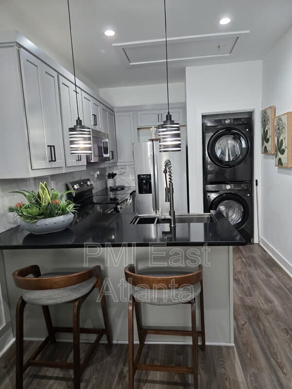 Union City House: 6305 Shannon Parkway South