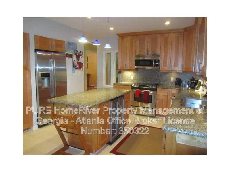 Roswell House: 9160 Martin Rd
