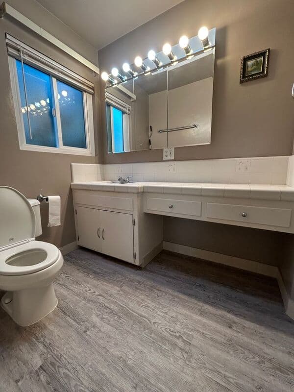 La Mesa House: 4040 Yale Ave