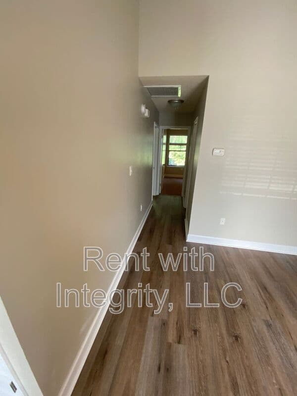 Tallahassee House: 453 Cactus Street
