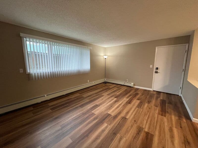 Anchorage House: 516 E 10th Ave