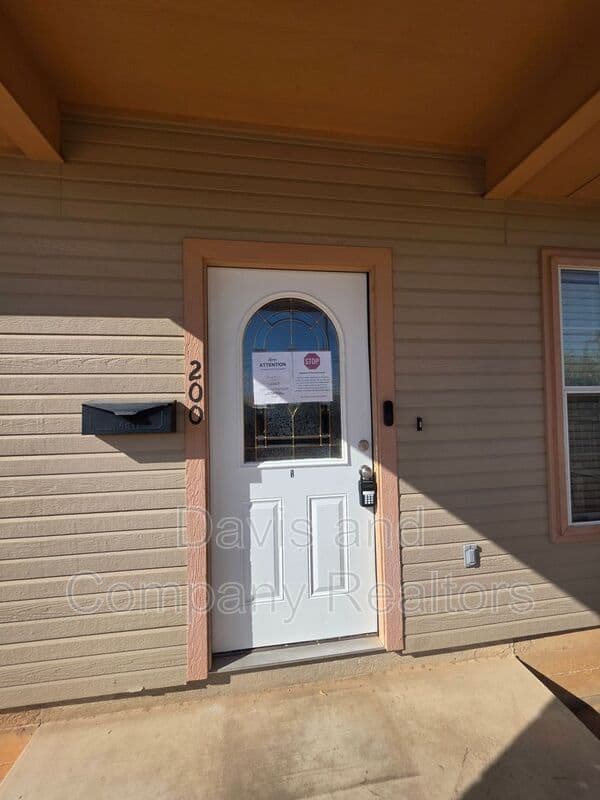 Midland Condo: 200 Mitchell St