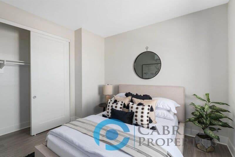 San Diego House: 1668 Neptune Ave