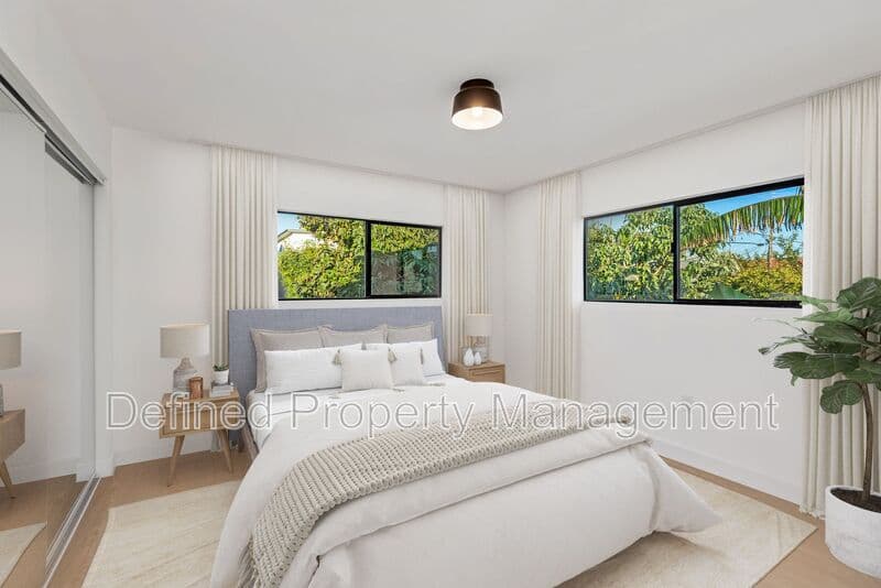Los Angeles Condo: London 3415 - 3415 London Street Los Angeles, CA 90026