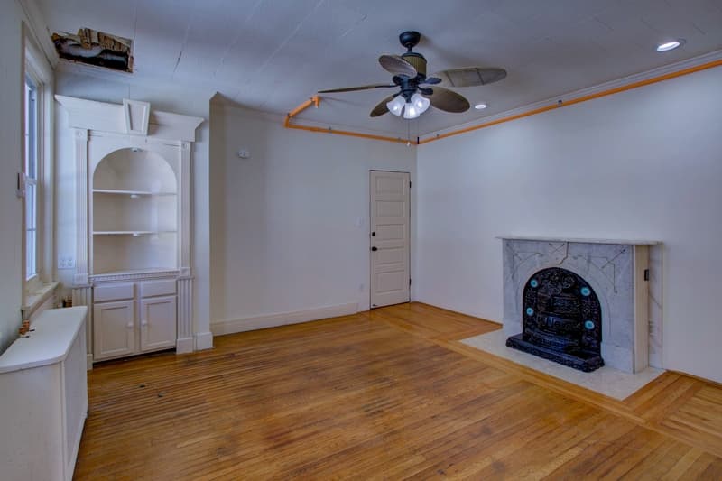 Columbia House: 513 Locust Street