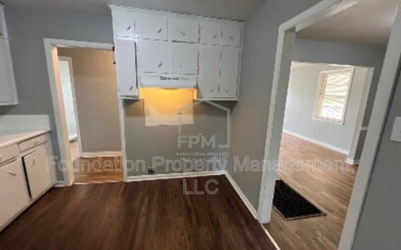 Memphis House: 1700 Dabbs Avenue