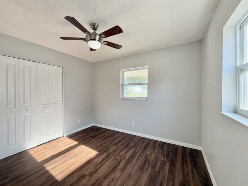 St. Petersburg House: 6943 Buhrley Terrace North