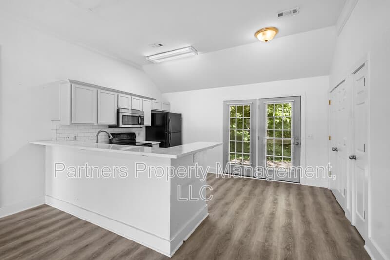 Fayetteville Condo: 1128 West Hendrix Street