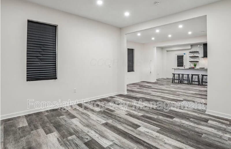Columbus House: 410 South Central Avenue