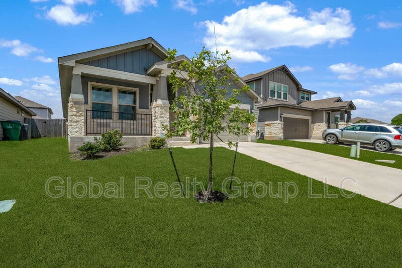 New Braunfels House: 1220 Ella Xing