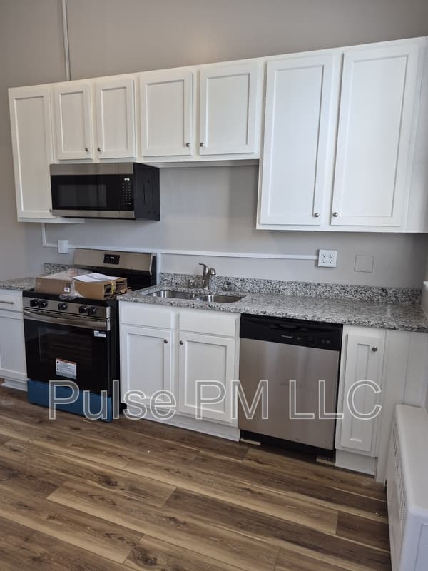 Dayton Condo: 638-640 6th Avenue - 638-2