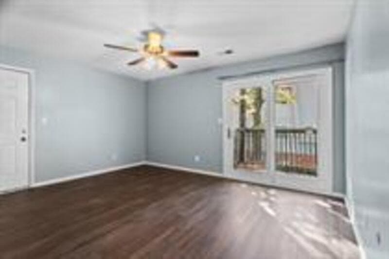 Lee's Summit Condo: 5 NW O'Brien Rd - 16