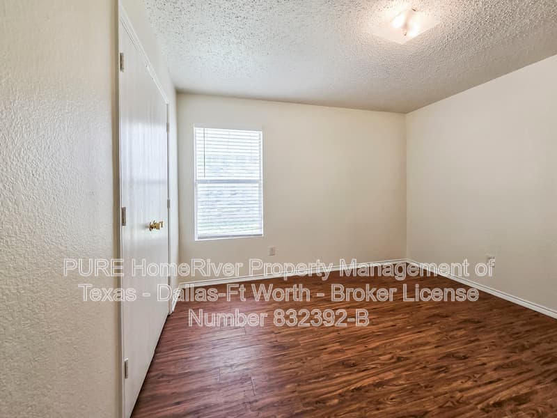 Arlington House: 8011 Mosstree Dr