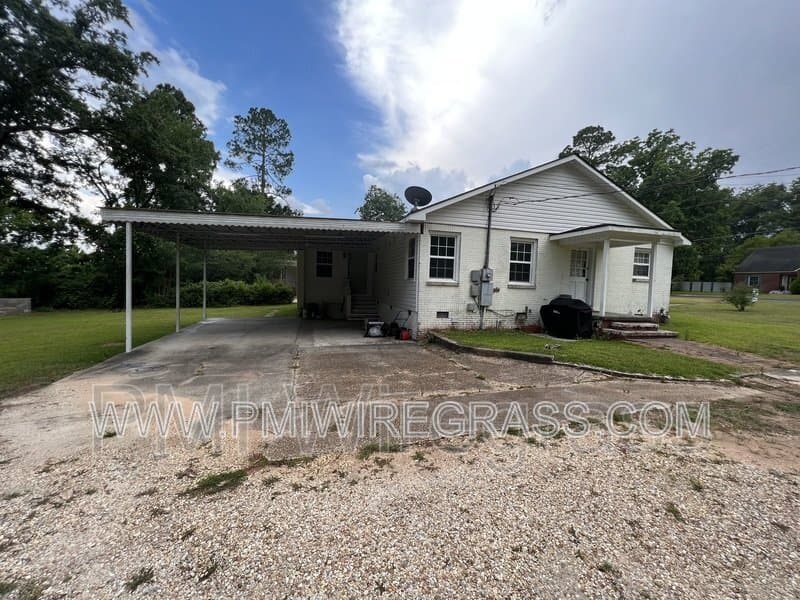 Enterprise House: 106 Highland Dr