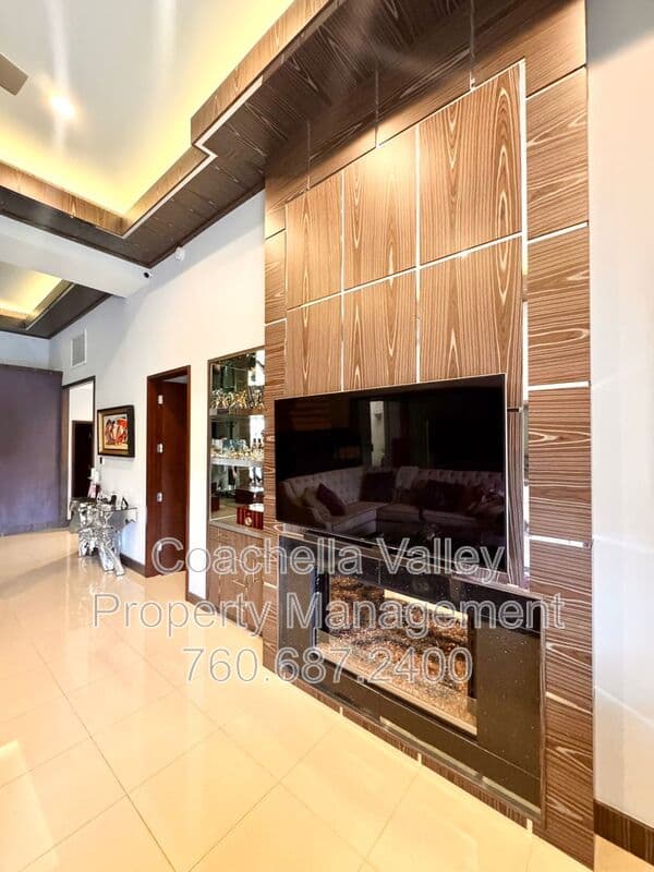 Rancho Mirage House: 21 Lake Shore Dr