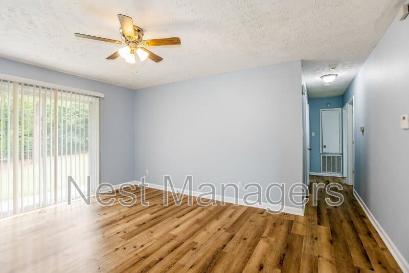 Fayetteville House: 124 Golf Drive