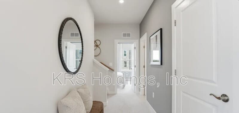 Woodbridge Townhome: 3738 District Dr.