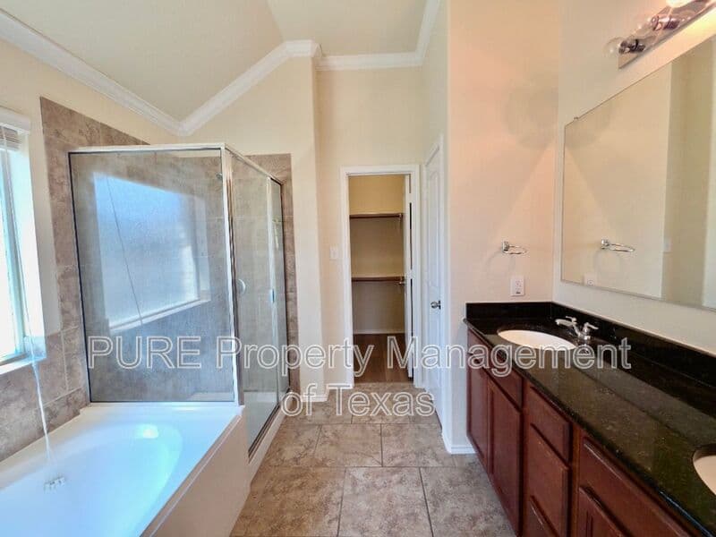 Buda House: 124 Jasper Trail