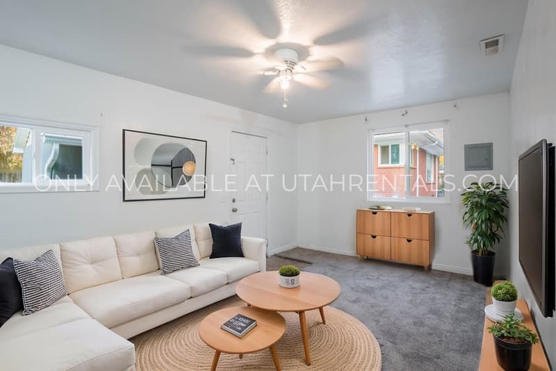 Provo House: 637 N 600 W