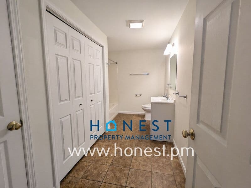 Augusta Condo: 5 Crooker Street